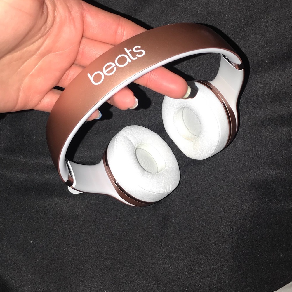 Brand new Beats Solo 3 Wireless head phones
